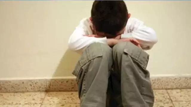 استدرجه أعلى سطح المنزل.. تحقيقات موسعة في اتهام طالب بهتك عرض طفل بالشيخ زايد
